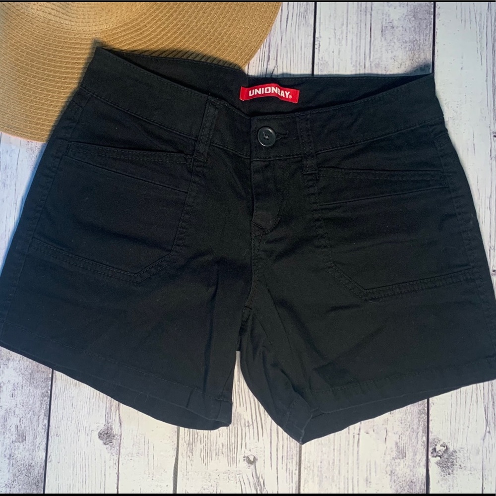Union Bay Delaney Black Shorts